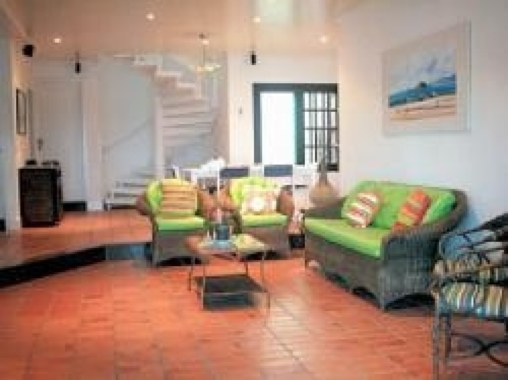 Casa alto padro 5 sutes frente ao mar