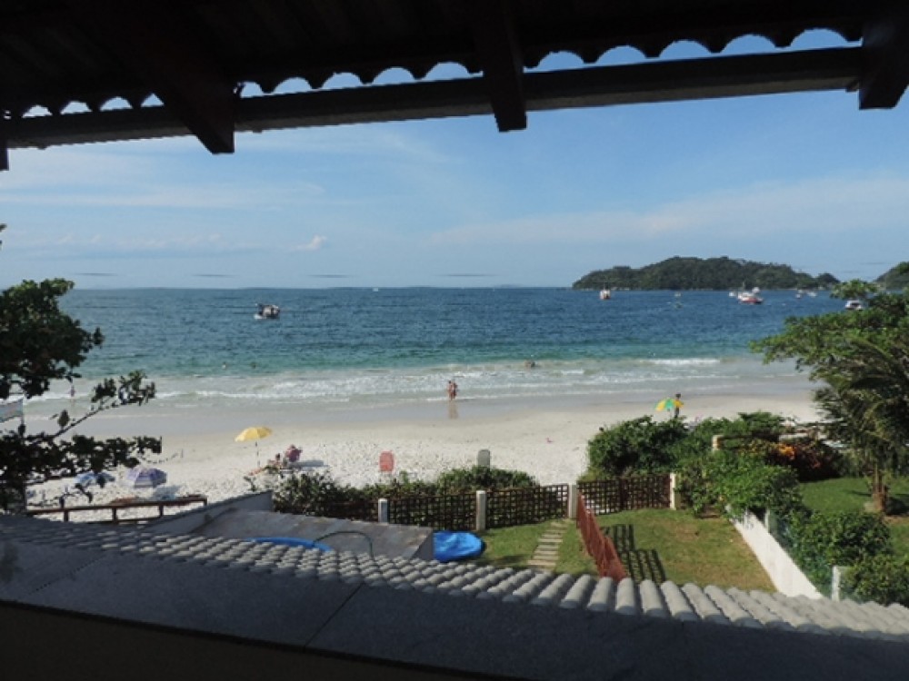 Beira mar espetacular em Bombinhas!