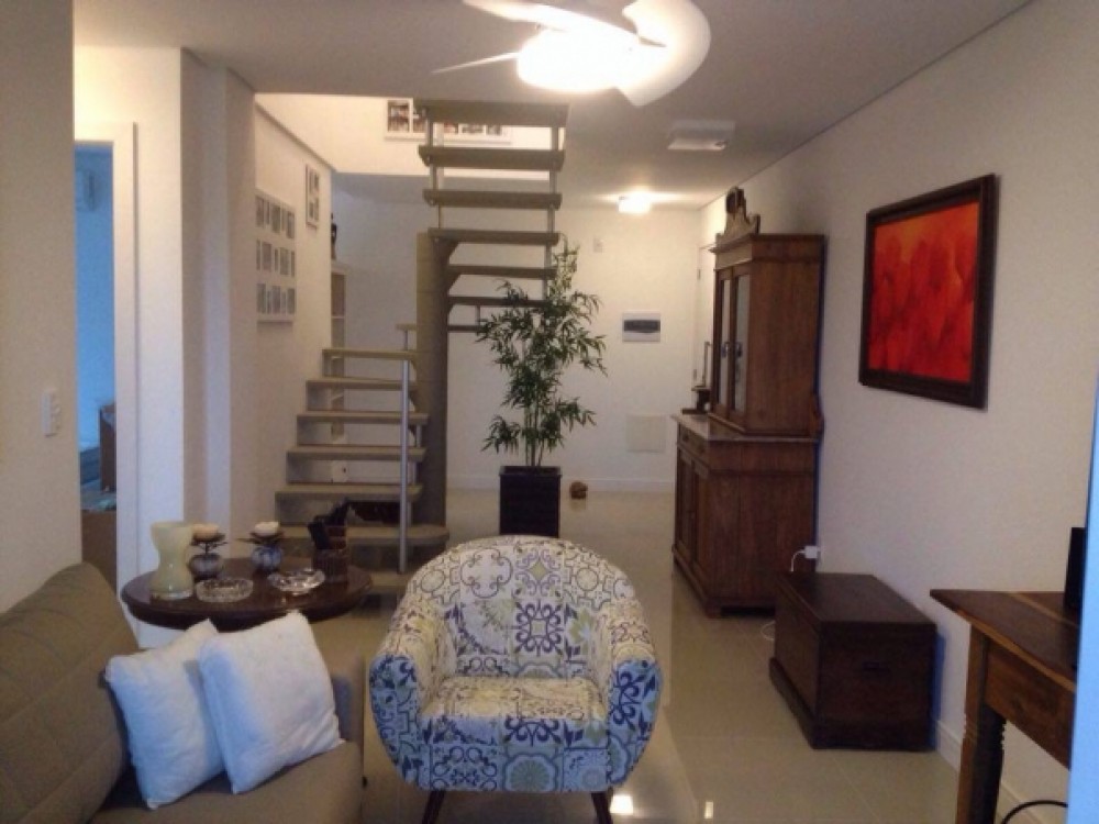 Cobertura com Piscina!