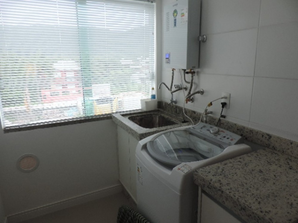 Cobertura com Piscina!