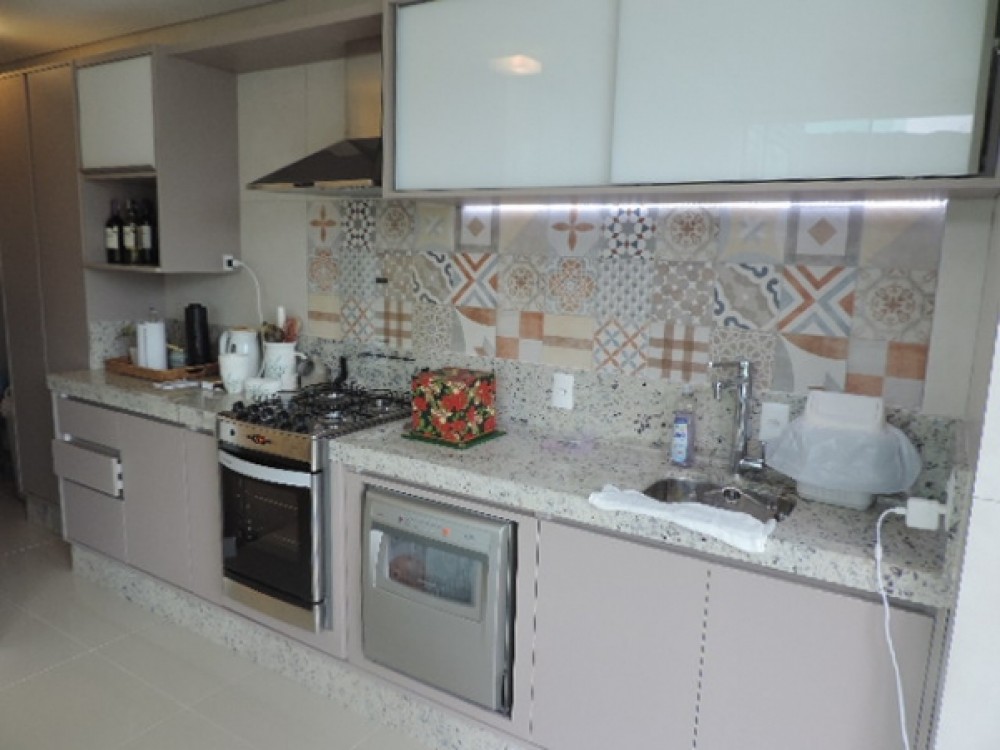 Cobertura com Piscina!