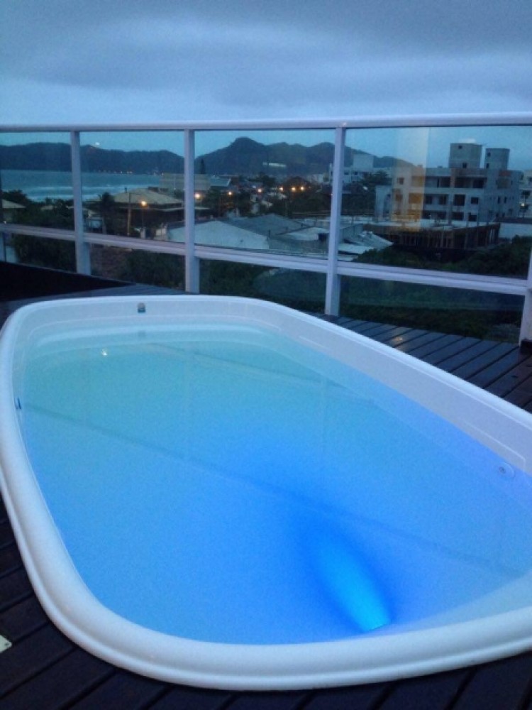 Cobertura com Piscina!