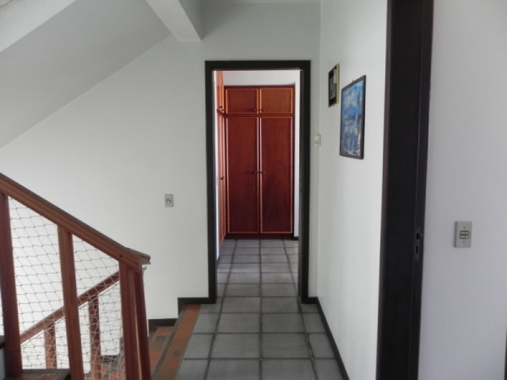 Triplex de 5 dorm e vista para o mar