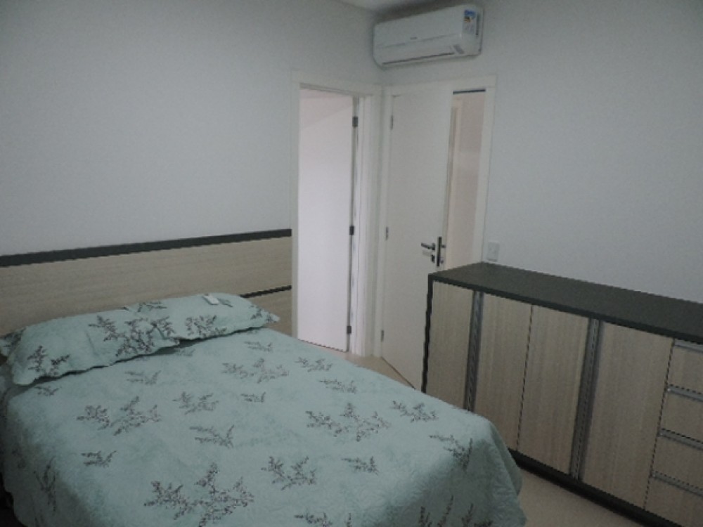 Alto padro com 3 sutes em Mariscal