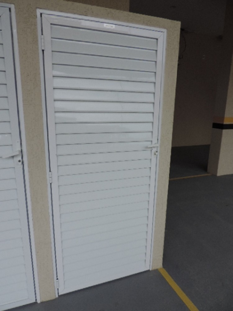 Alto padro com 3 sutes em Mariscal