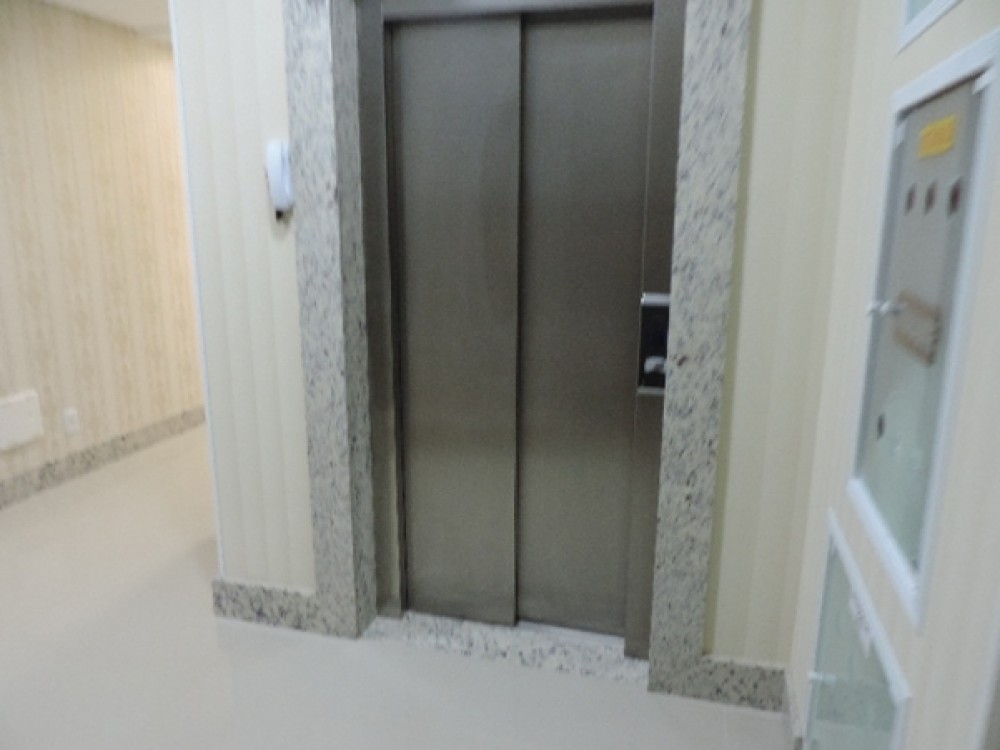 Alto padro com 3 sutes em Mariscal