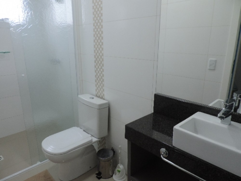 Alto padro com 3 sutes em Mariscal