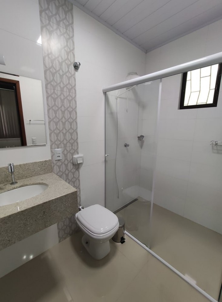 Ampla casa de 5 dorm (tds com ar cond) e