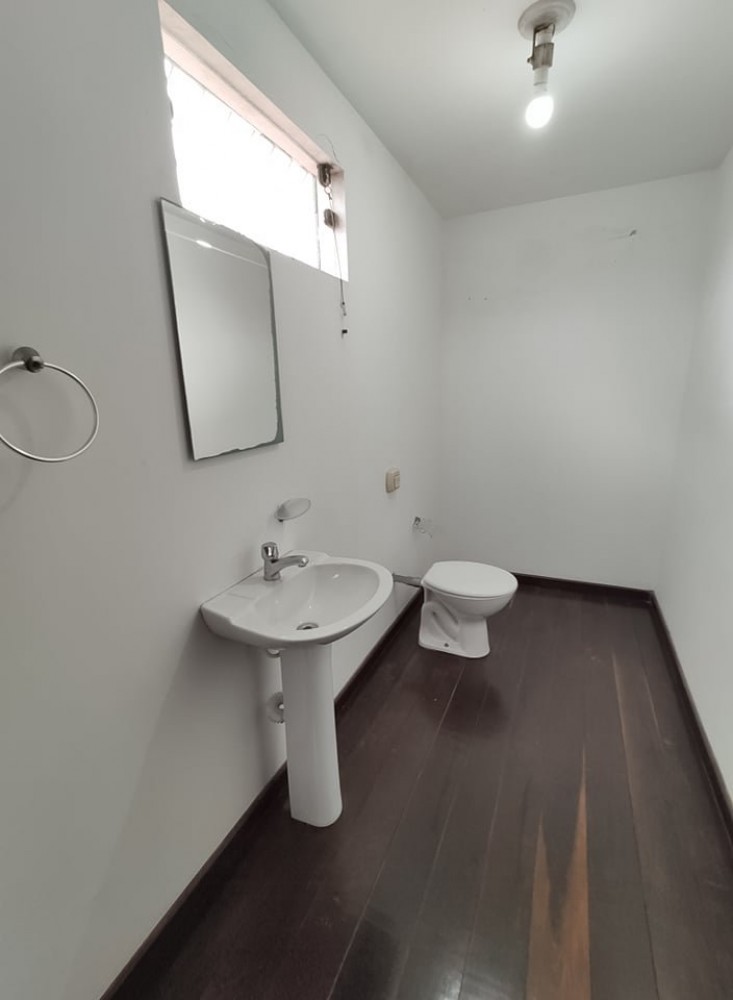 Ampla casa de 5 dorm (tds com ar cond) e