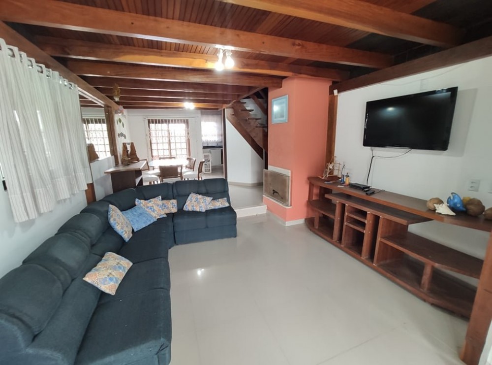 Ampla casa de 5 dorm (tds com ar cond) e