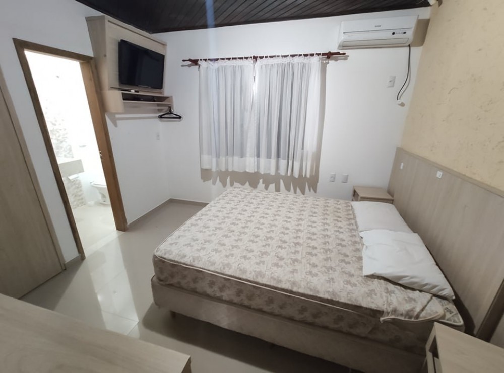 Ampla casa de 5 dorm (tds com ar cond) e