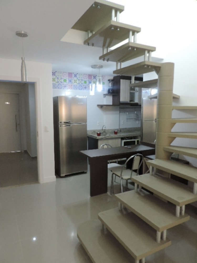 Cobertura duplex, com vista para o mar.