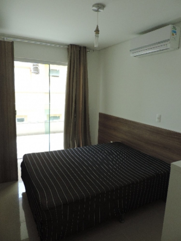 Cobertura duplex, com vista para o mar.