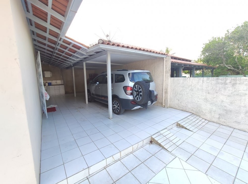 Casa 2 dorm com quintal grande