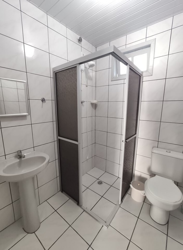 Casa 2 dorm com quintal grande