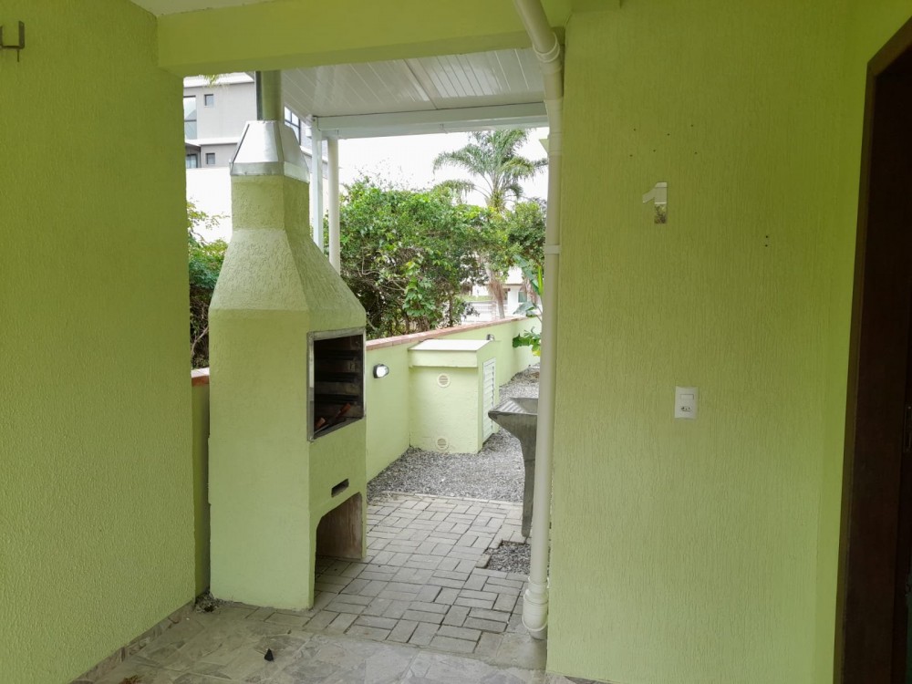 Sobrado novo em Mariscal!