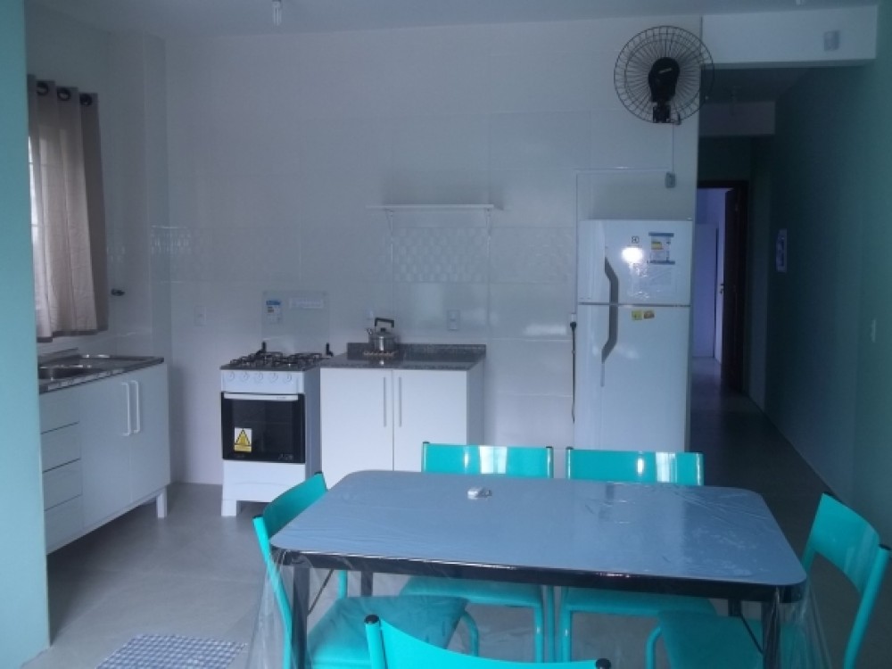 Sobrado novo em Mariscal!