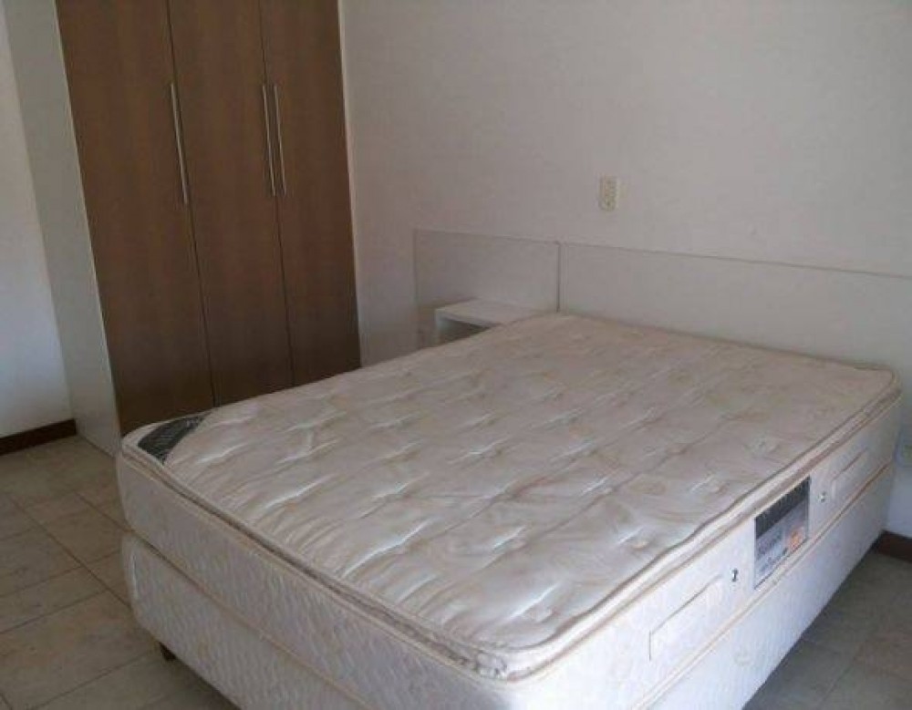 Linda casa em Canto Grande