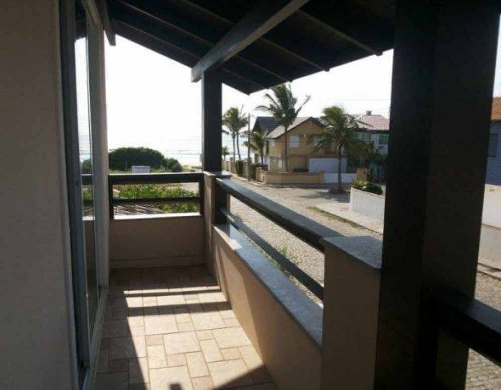 Linda casa em Canto Grande