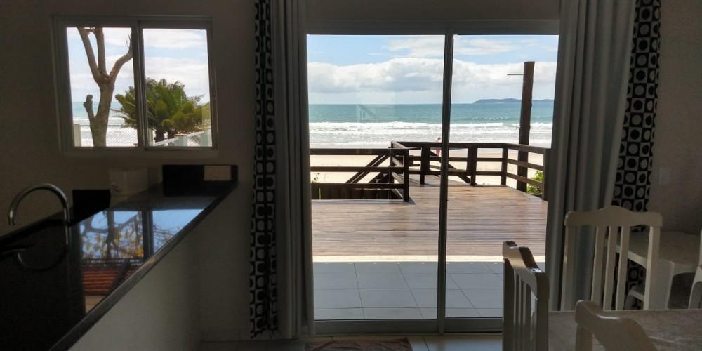 Alto padro beira mar!