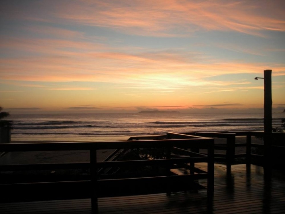 Alto padro beira mar!