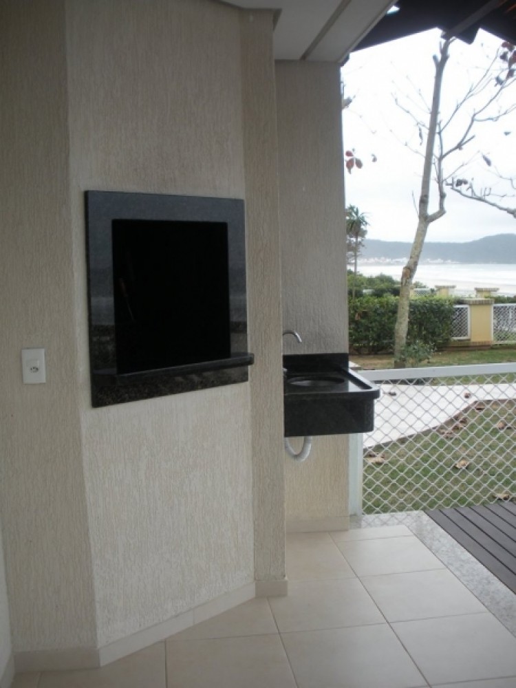 Alto padro beira mar!