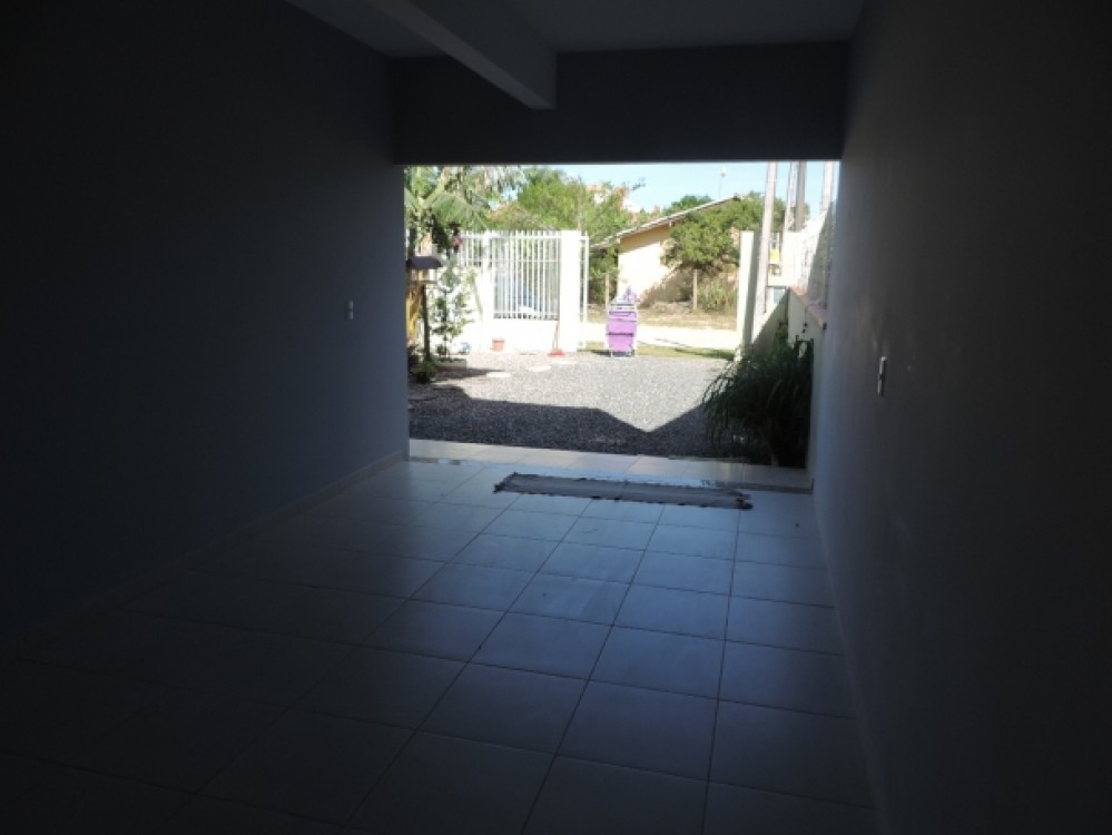 Sobrado Novo e bem localizado