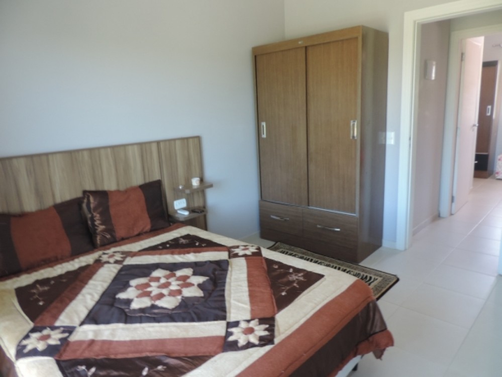 Sobrado Novo e bem localizado