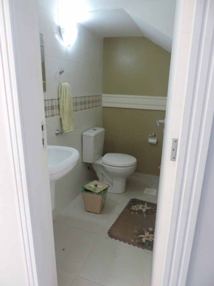 Sobrado Novo e bem localizado