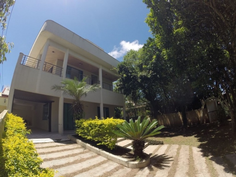 Linda casa em Mariscal!