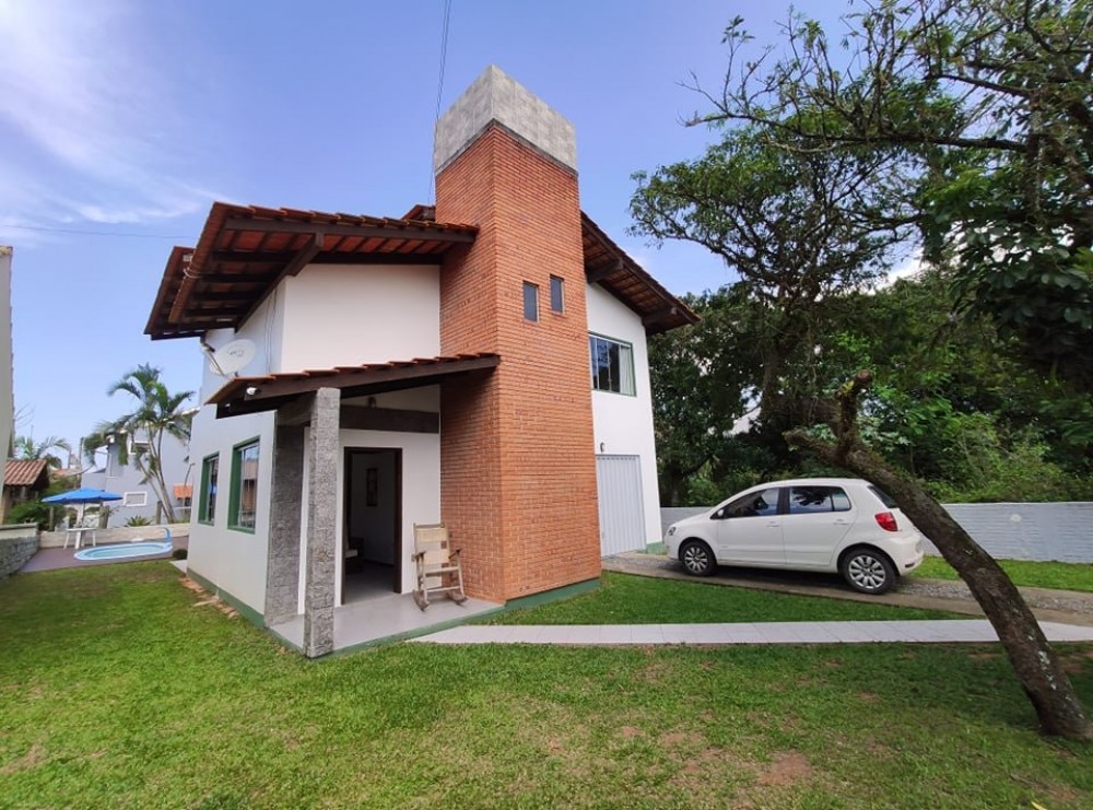 Linda casa com piscina em Mariscal