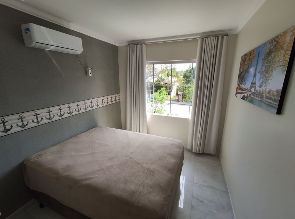 Linda casa com piscina em Mariscal