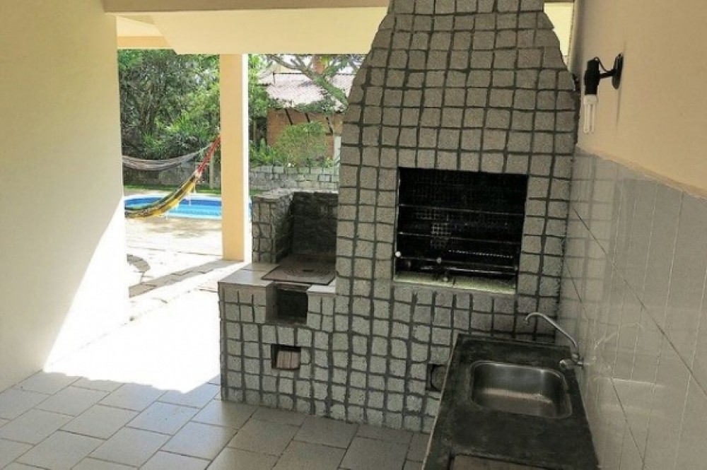 Casa com piscina em Mariscal!