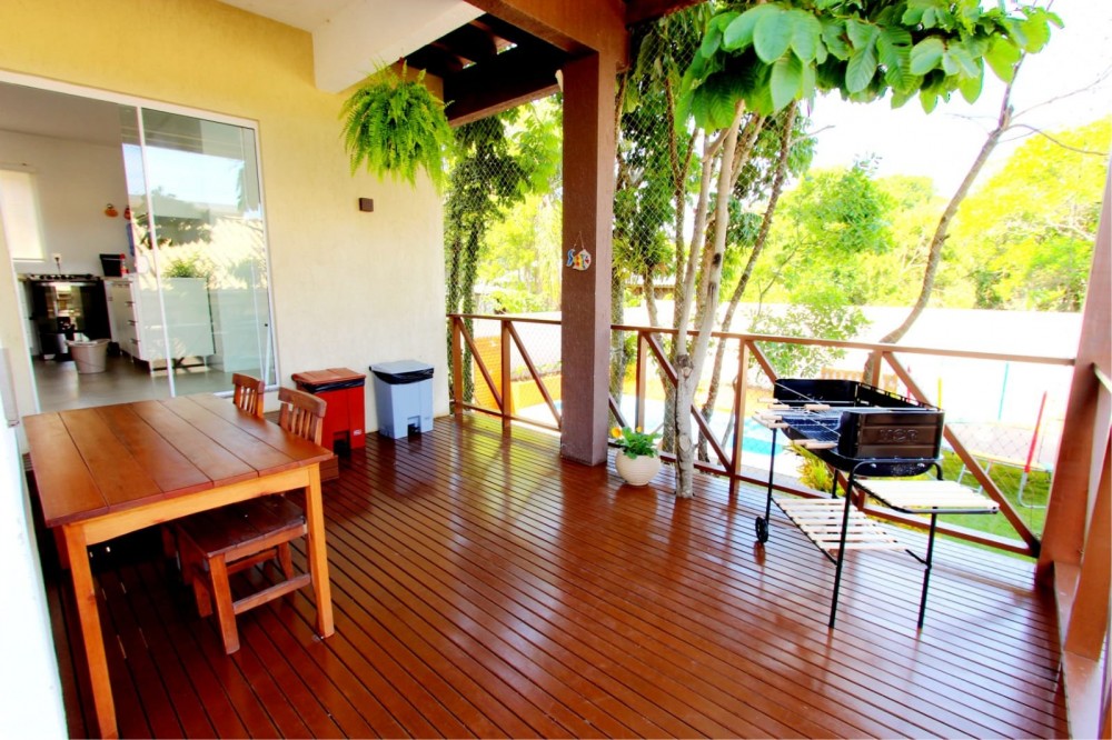 Casa linda de alto padro