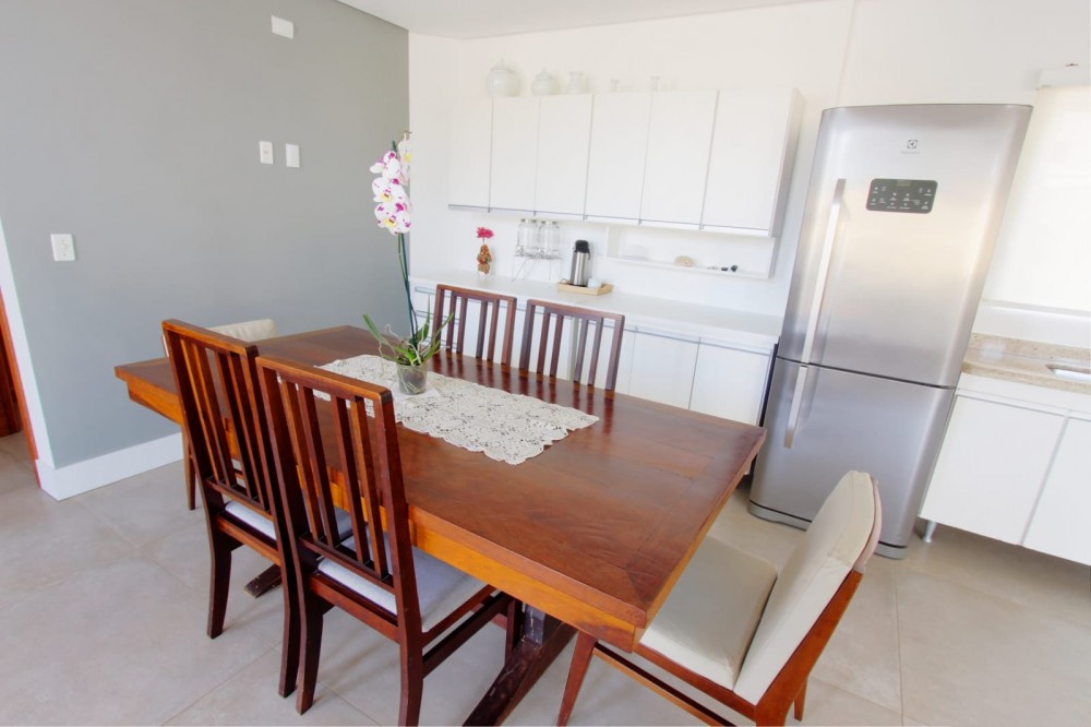 Casa linda de alto padro