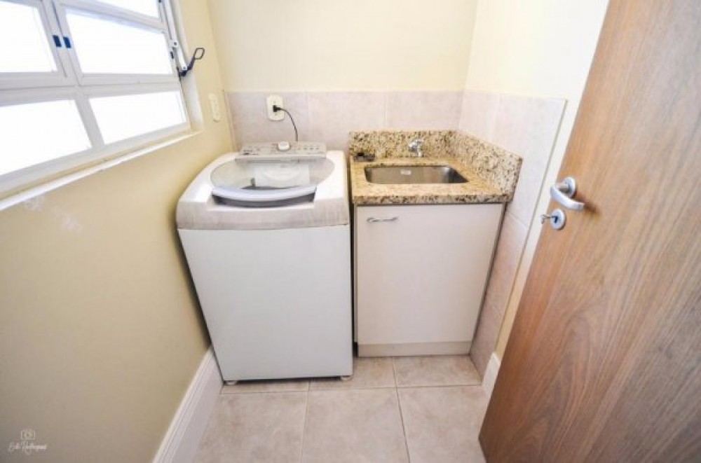 Linda casa confortvel de alto padro