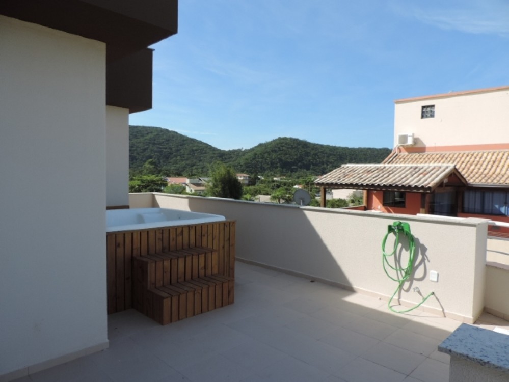 Cobertura nova com vista para o mar!