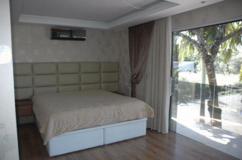 Alto padro com piscina em Bombinhas