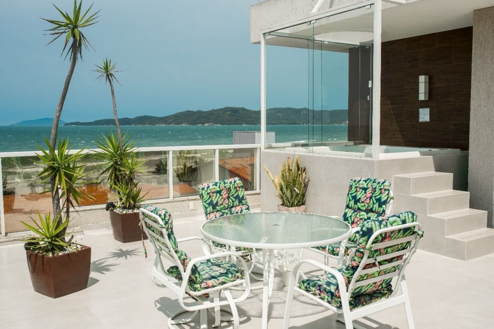 COBERTURA ALTSSIMO PADRO COM VISTA PARA O MAR