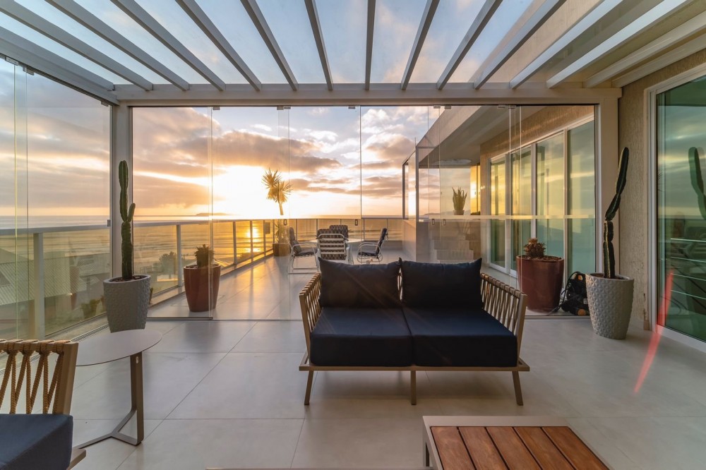 COBERTURA ALTSSIMO PADRO COM VISTA PARA O MAR