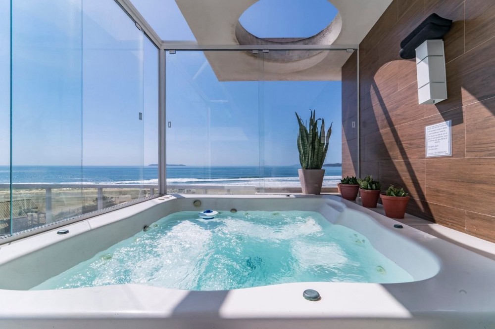 COBERTURA ALTSSIMO PADRO COM VISTA PARA O MAR