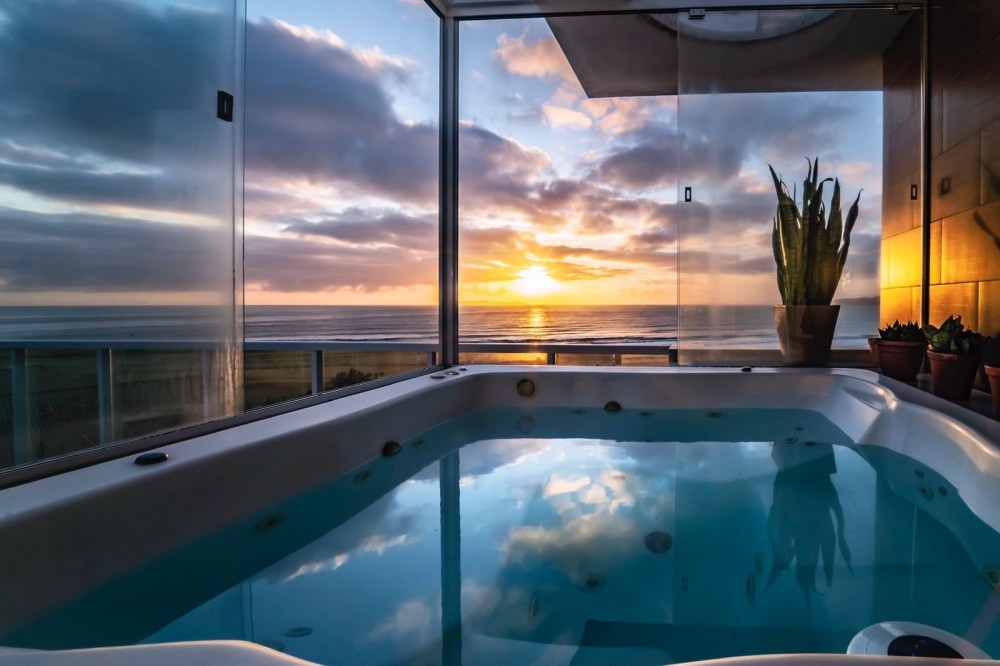 COBERTURA ALTSSIMO PADRO COM VISTA PARA O MAR