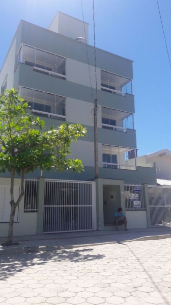 Apartamento novo em Mariscal