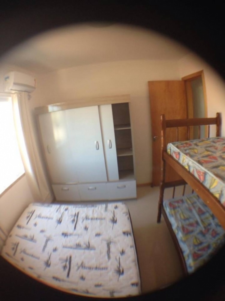 Sobrado com 3 dormitrios em Canto Grande