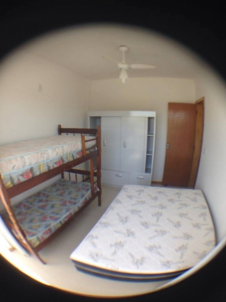 Sobrado com 3 dormitrios em Canto Grande