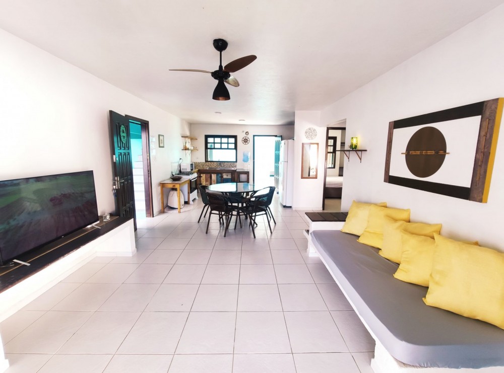 Casa com 6 dormitrios em Mariscal!