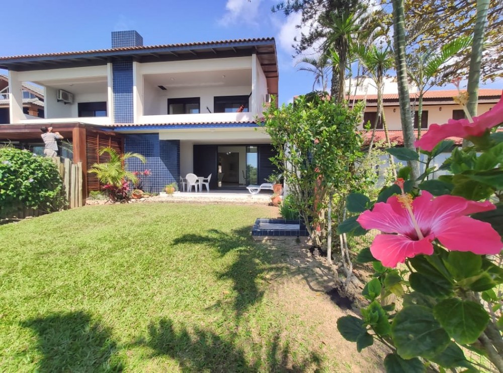 Linda casa beira mar em Mariscal