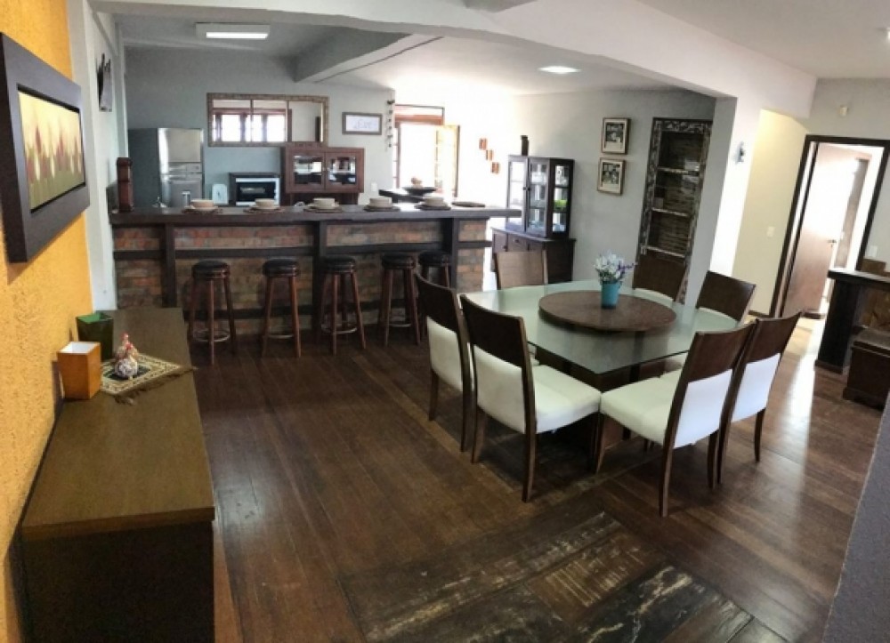 Beira mar em Mariscal com 5 sutes.