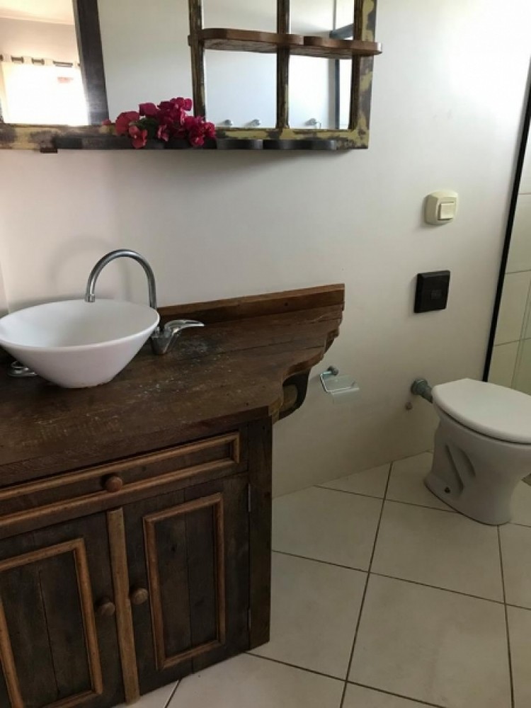 Beira mar em Mariscal com 5 sutes.