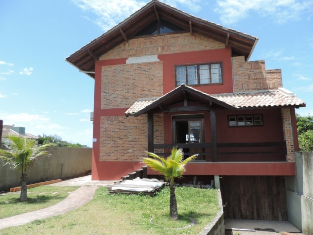 Beira mar em Mariscal com 5 sutes.